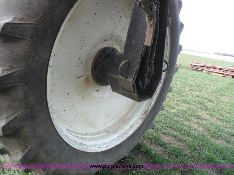 image for item AB9241 Willmar 765HT self propelled sprayer