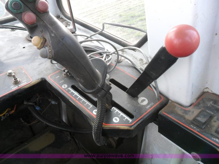 image for item AB9241 Willmar 765HT self propelled sprayer