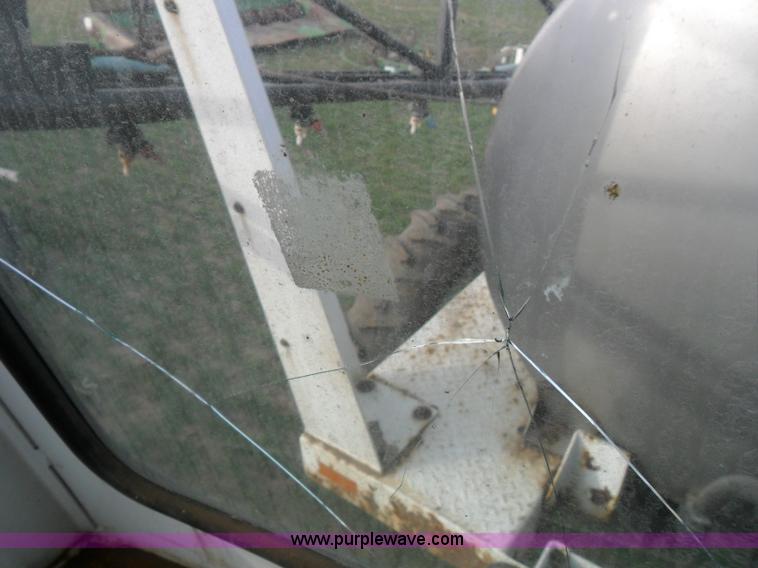 image for item AB9241 Willmar 765HT self propelled sprayer