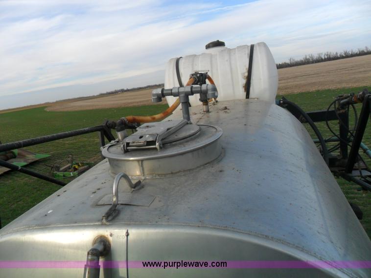 image for item AB9241 Willmar 765HT self propelled sprayer