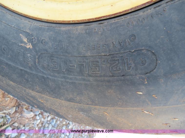 image for item B4558 Krause 2490NR 29' heavy duty flex wing tandem disk