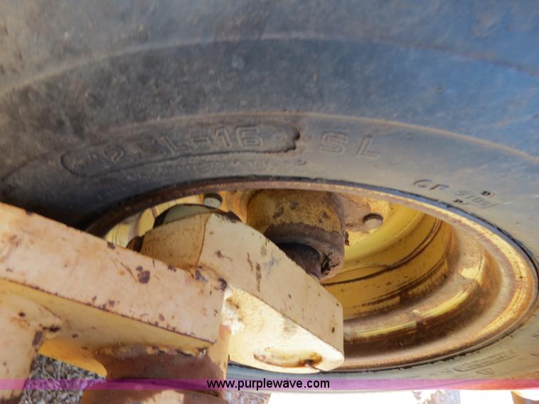 image for item B4558 Krause 2490NR 29' heavy duty flex wing tandem disk