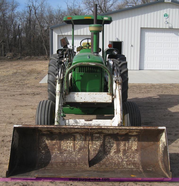 image for item B8414 John Deere 4010 tractor