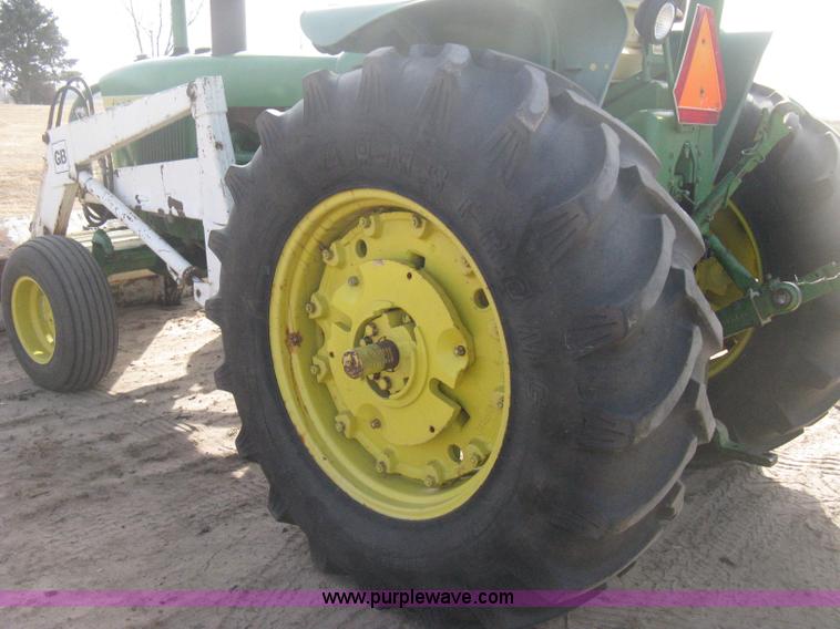 image for item B8414 John Deere 4010 tractor
