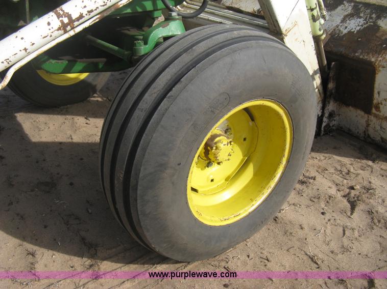 image for item B8414 John Deere 4010 tractor