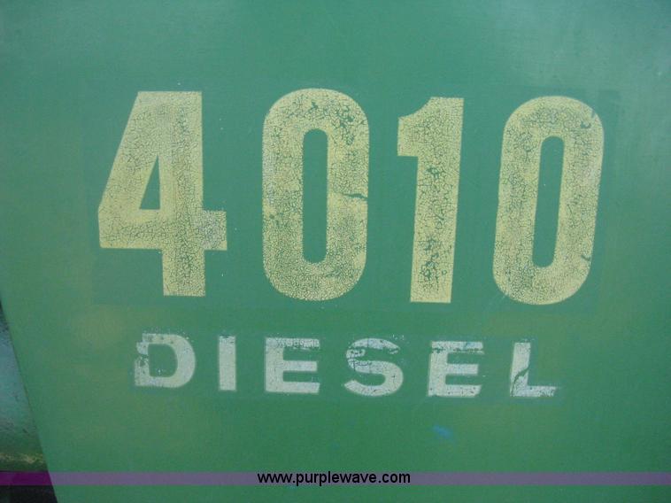 image for item B8414 John Deere 4010 tractor