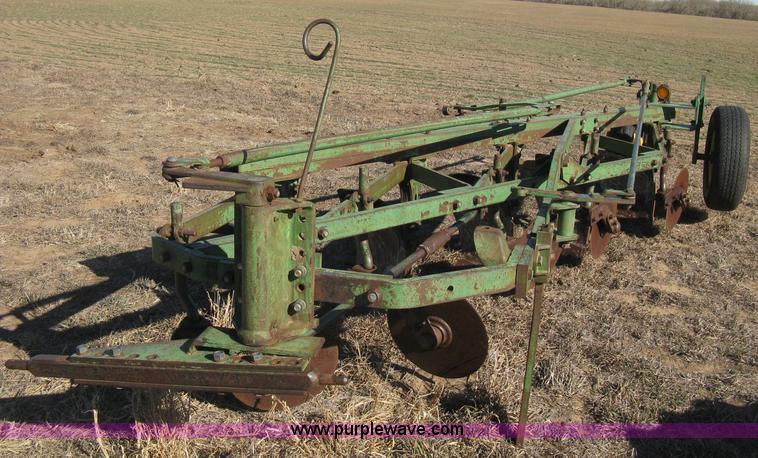 image for item B8422 John Deere 5145H five bottom plow