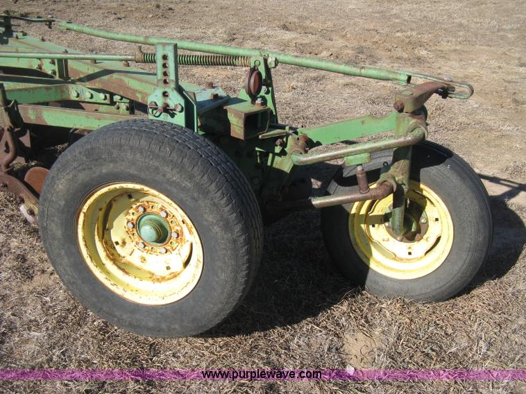 image for item B8422 John Deere 5145H five bottom plow