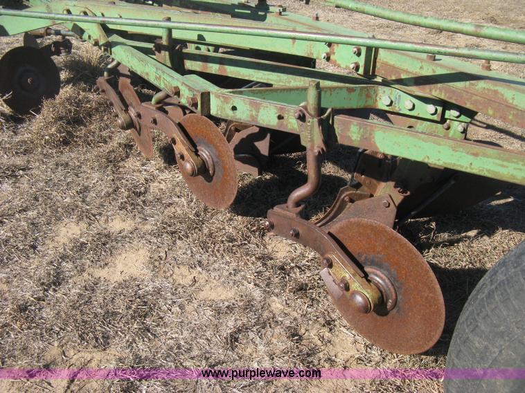 image for item B8422 John Deere 5145H five bottom plow