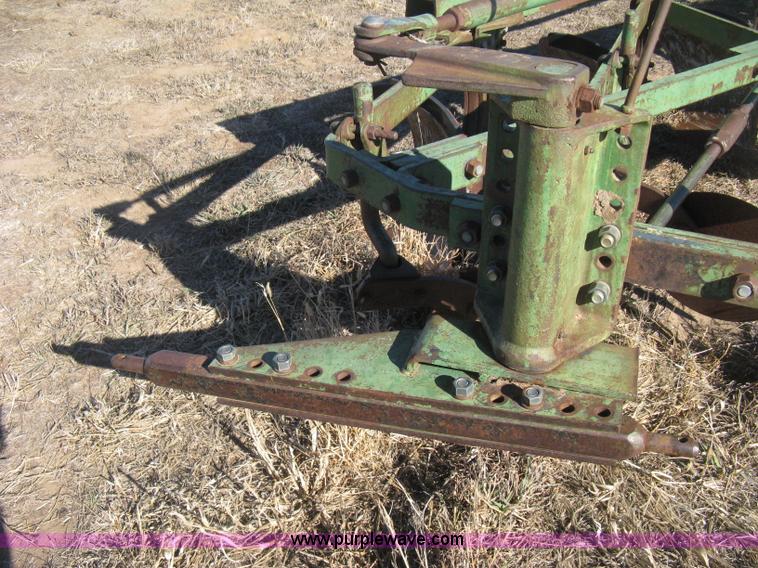 image for item B8422 John Deere 5145H five bottom plow
