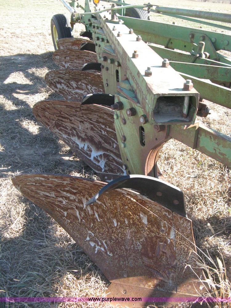 image for item B8422 John Deere 5145H five bottom plow