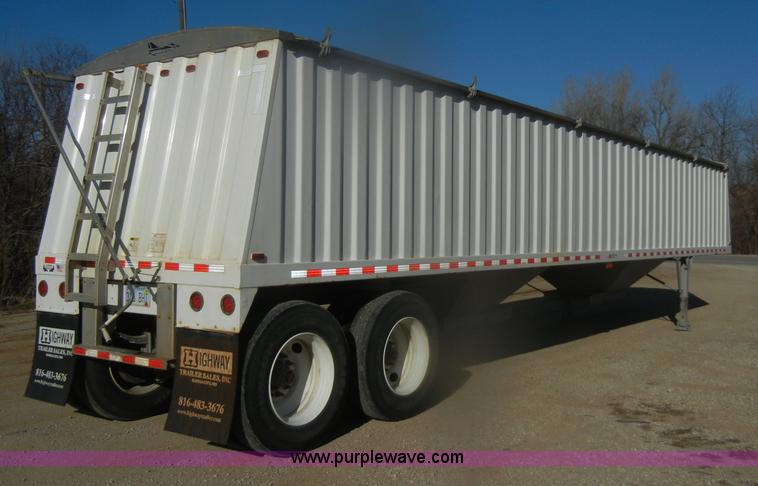 image for item D4581 2009 Jet double hopper grain trailer