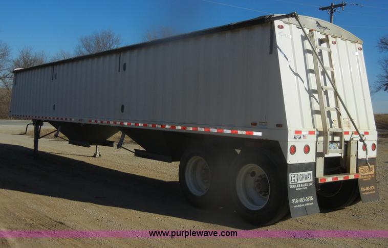 image for item D4581 2009 Jet double hopper grain trailer