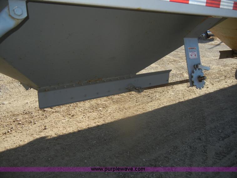 image for item D4581 2009 Jet double hopper grain trailer