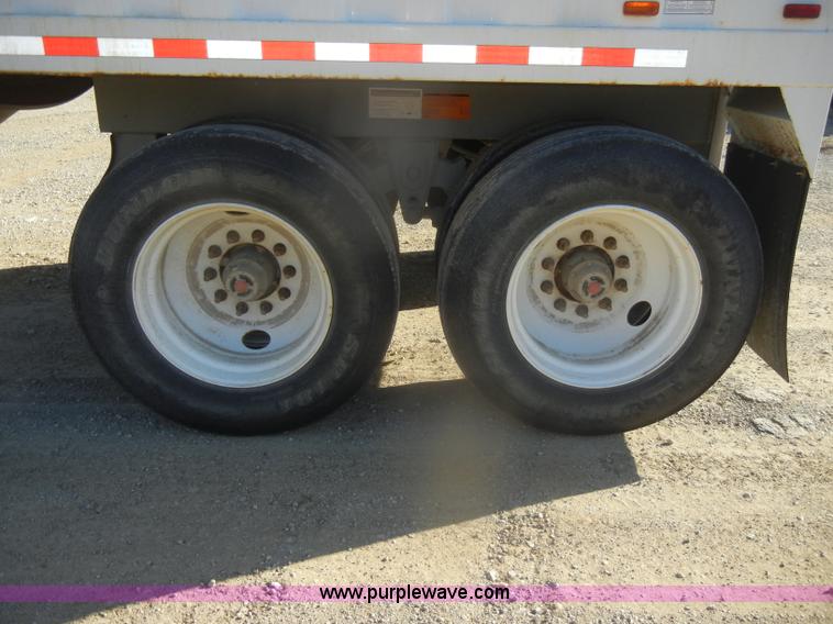 image for item D4581 2009 Jet double hopper grain trailer