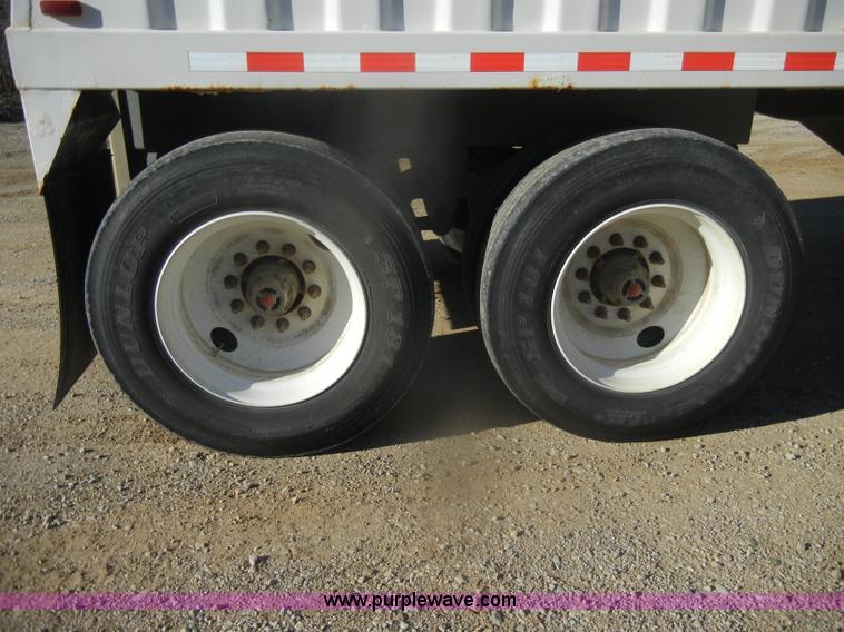 image for item D4581 2009 Jet double hopper grain trailer
