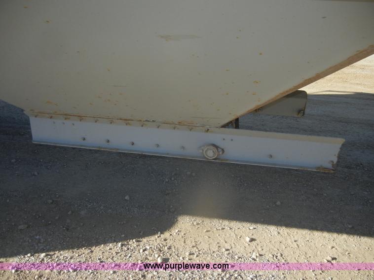 image for item D4581 2009 Jet double hopper grain trailer