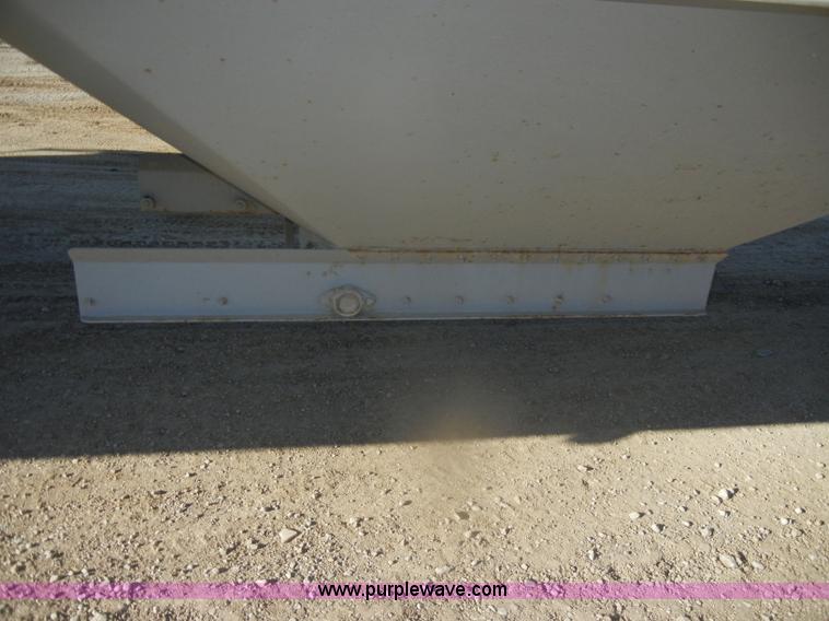 image for item D4581 2009 Jet double hopper grain trailer