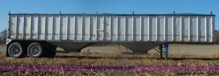 image for item D4582 1980 Guthrie double hopper grain trailer