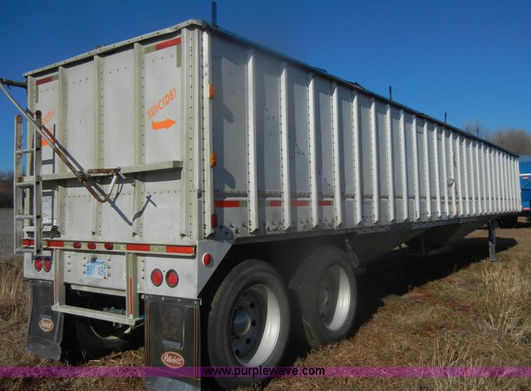 image for item D4582 1980 Guthrie double hopper grain trailer
