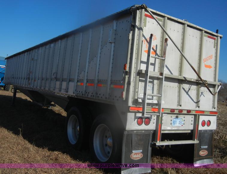 image for item D4582 1980 Guthrie double hopper grain trailer