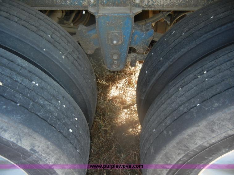 image for item D4582 1980 Guthrie double hopper grain trailer