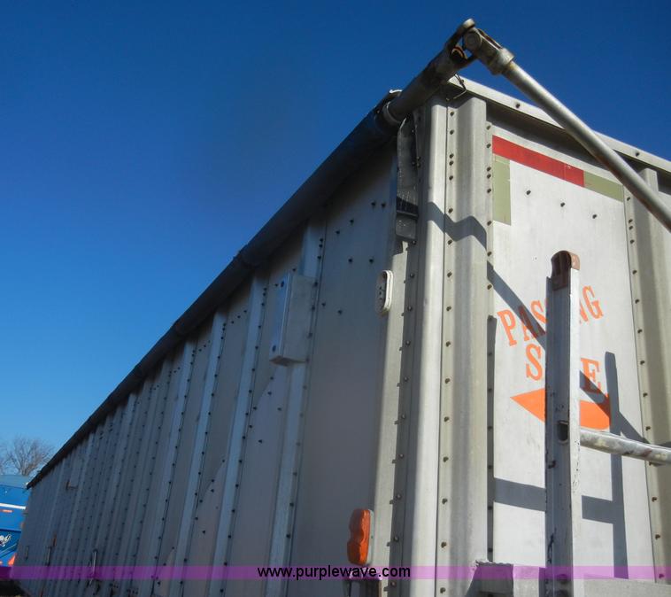 image for item D4582 1980 Guthrie double hopper grain trailer