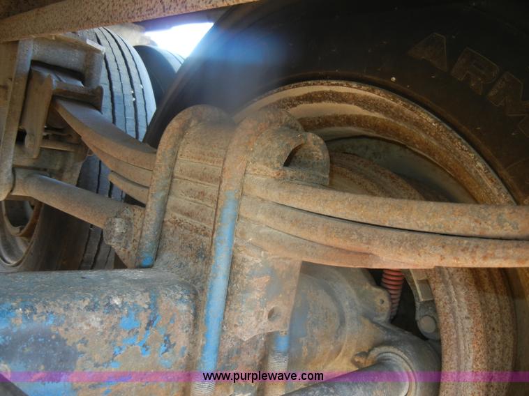 image for item D4582 1980 Guthrie double hopper grain trailer