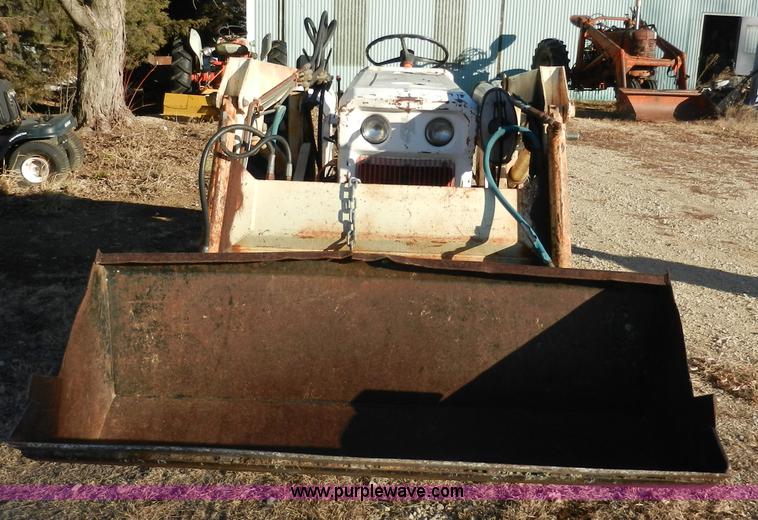 image for item D4592 Satoh Bison S650 tractor with loader