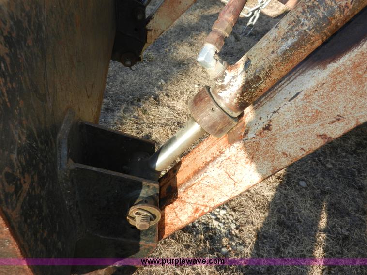 image for item D4592 Satoh Bison S650 tractor with loader