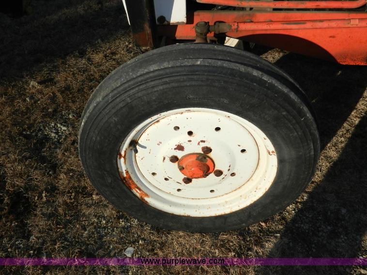 image for item D4592 Satoh Bison S650 tractor with loader