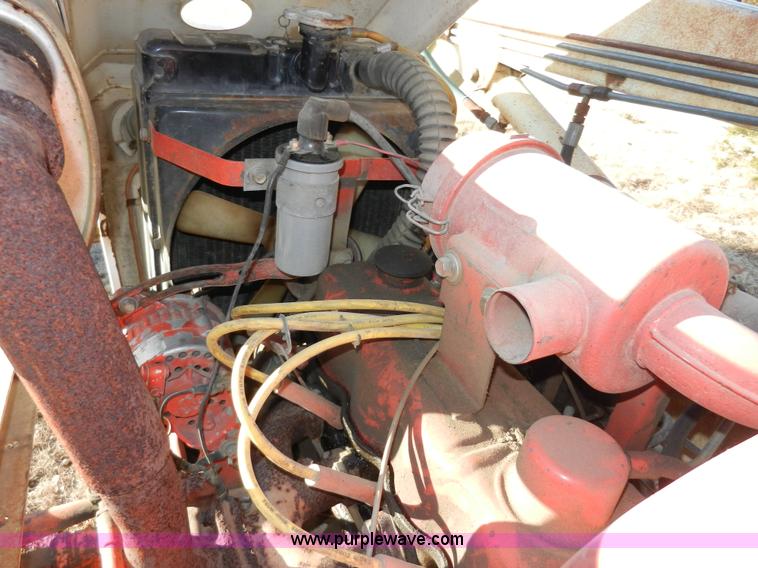 image for item D4592 Satoh Bison S650 tractor with loader