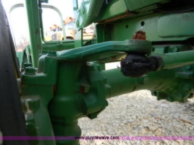 image for item D4598 2000 John Deere 990 MFWD tractor