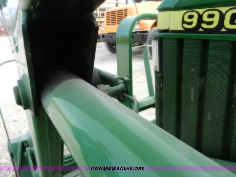 image for item D4598 2000 John Deere 990 MFWD tractor