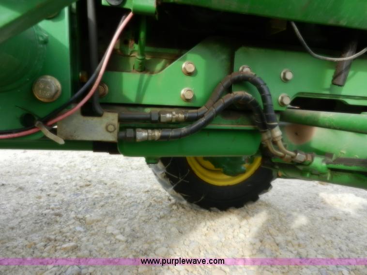 image for item D4598 2000 John Deere 990 MFWD tractor