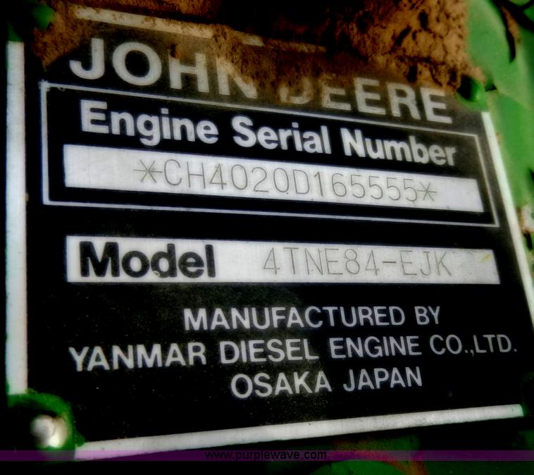 image for item D4598 2000 John Deere 990 MFWD tractor