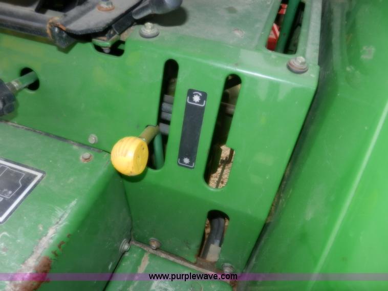 image for item D4598 2000 John Deere 990 MFWD tractor