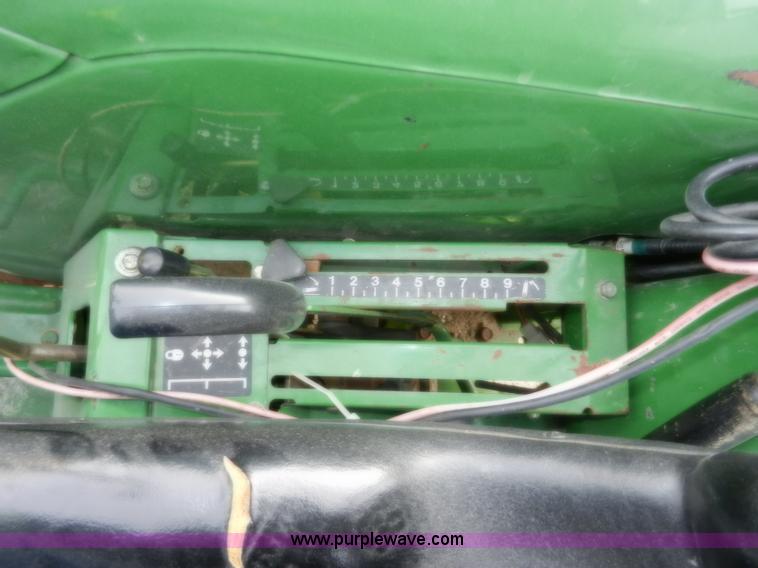 image for item D4598 2000 John Deere 990 MFWD tractor