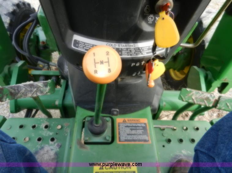 image for item D4598 2000 John Deere 990 MFWD tractor