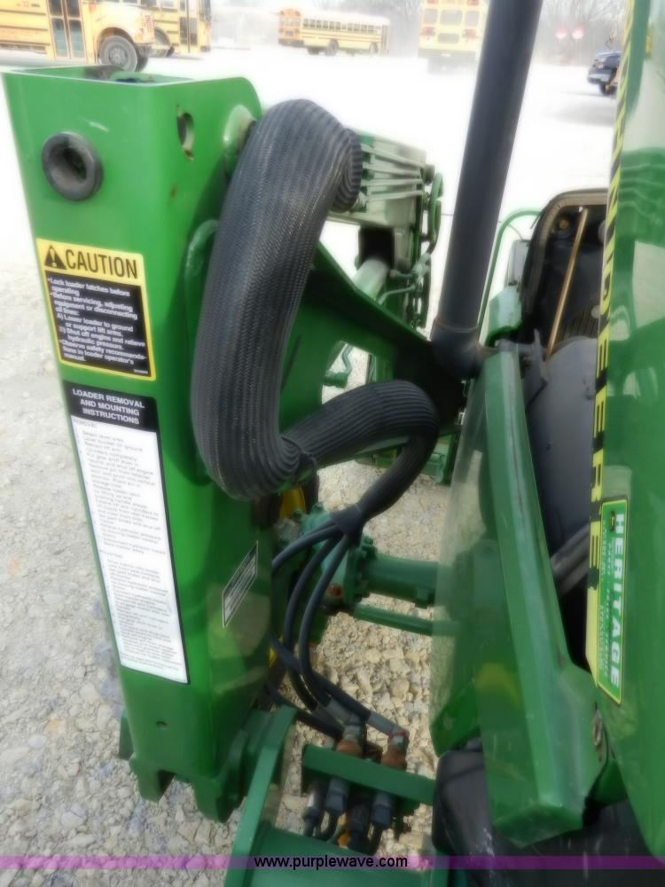 image for item D4598 2000 John Deere 990 MFWD tractor