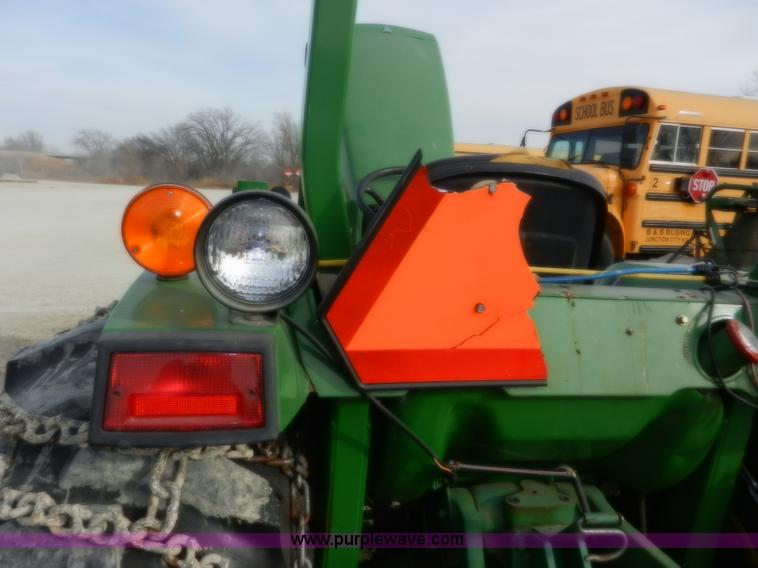 image for item D4598 2000 John Deere 990 MFWD tractor