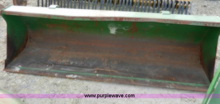 image for item D4598 2000 John Deere 990 MFWD tractor