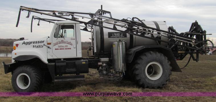 image for item E3650 1995 Stahly Aggressor self propelled sprayer