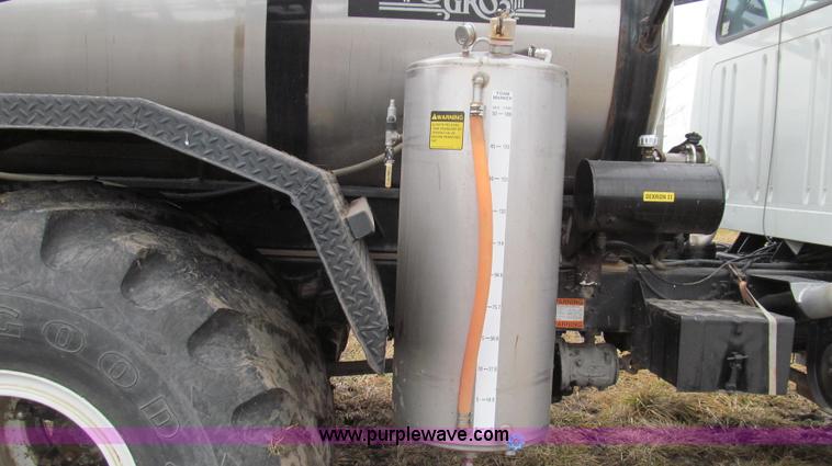 image for item E3650 1995 Stahly Aggressor self propelled sprayer