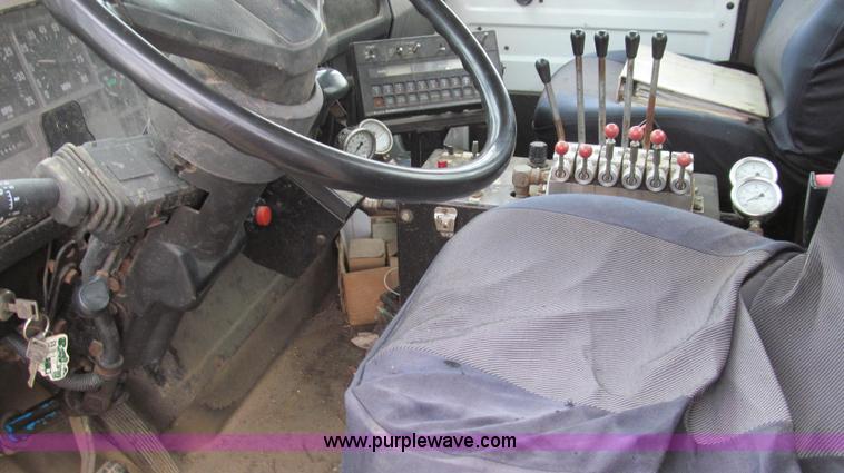 image for item E3650 1995 Stahly Aggressor self propelled sprayer