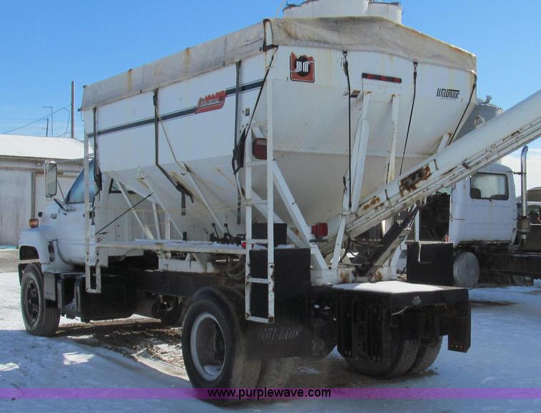 image for item E3652 1991 Chevrolet Kodiak fertilizer tender truck