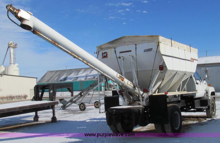 image for item E3652 1991 Chevrolet Kodiak fertilizer tender truck