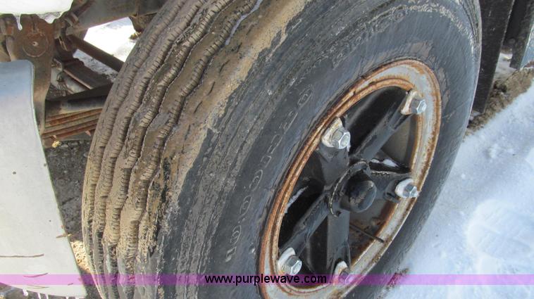 image for item E3652 1991 Chevrolet Kodiak fertilizer tender truck