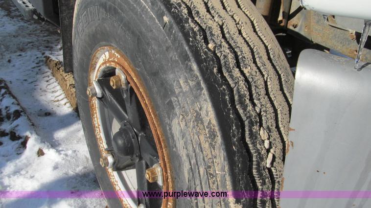 image for item E3652 1991 Chevrolet Kodiak fertilizer tender truck