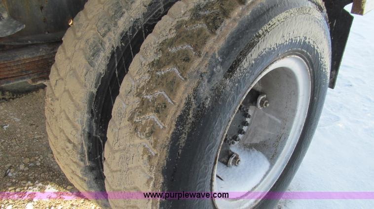 image for item E3652 1991 Chevrolet Kodiak fertilizer tender truck